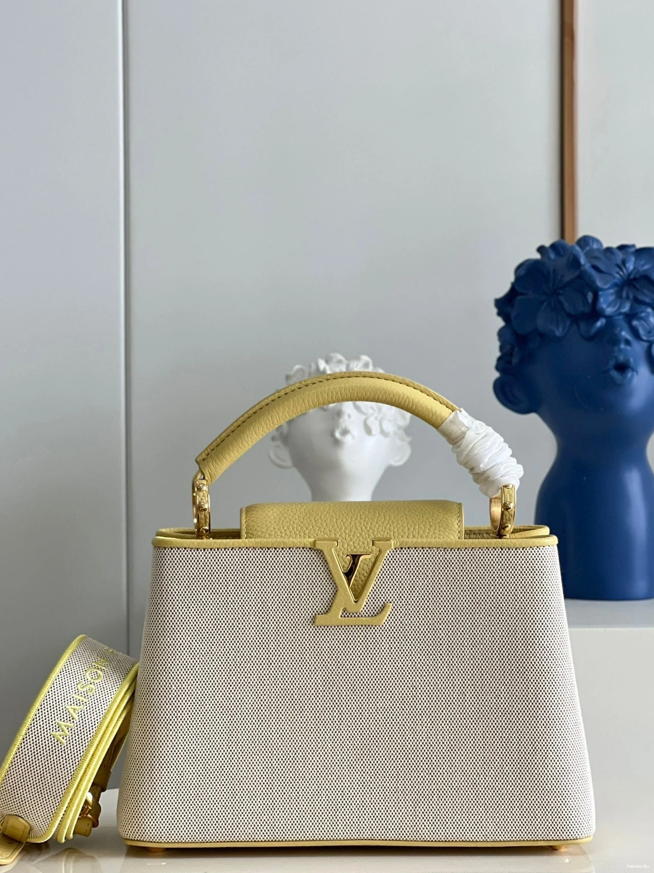 LOUIS CAPUCINES VUITTON BB 0220